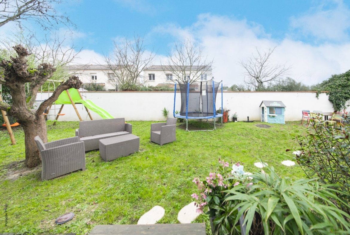 Élégant T3 avec grand jardin privatif, terrasse et parkings