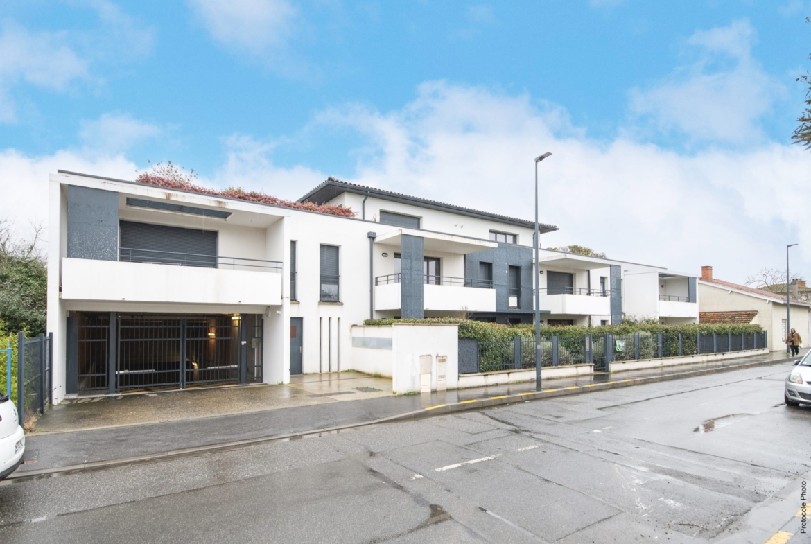 Élégant T3 avec grand jardin privatif, terrasse et parkings