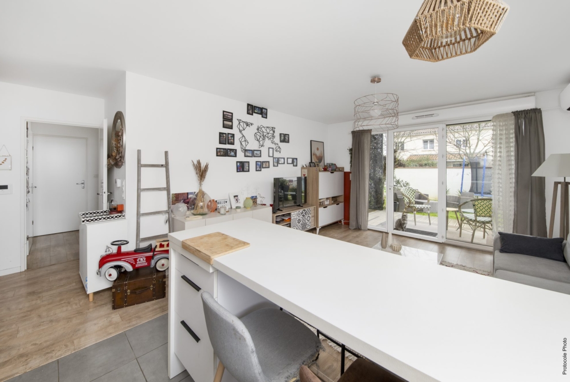 Élégant T3 avec grand jardin privatif, terrasse et parkings