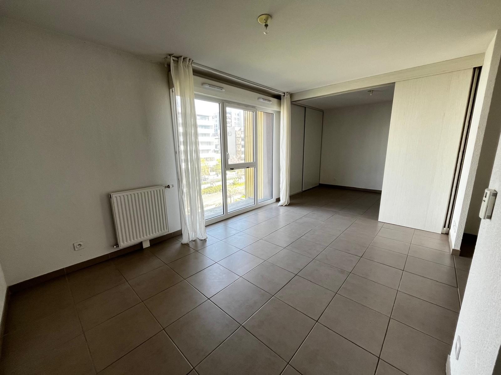 1776243353_va2442_12_original-551649 T1 BIS à Vendre libre