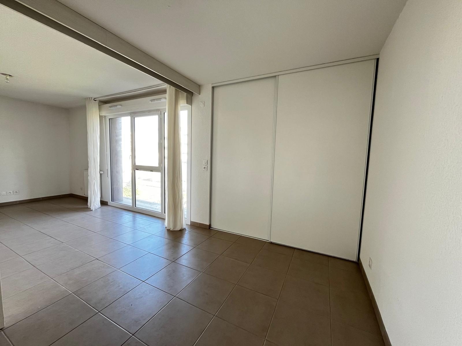 1776243354_va2442_15_original-551649 T1 BIS à Vendre libre
