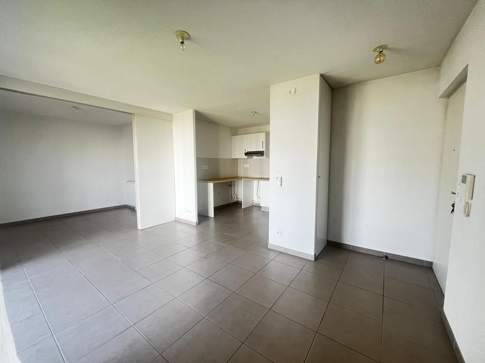 1776243354_va2442_1_original-551649 T1 BIS à Vendre libre