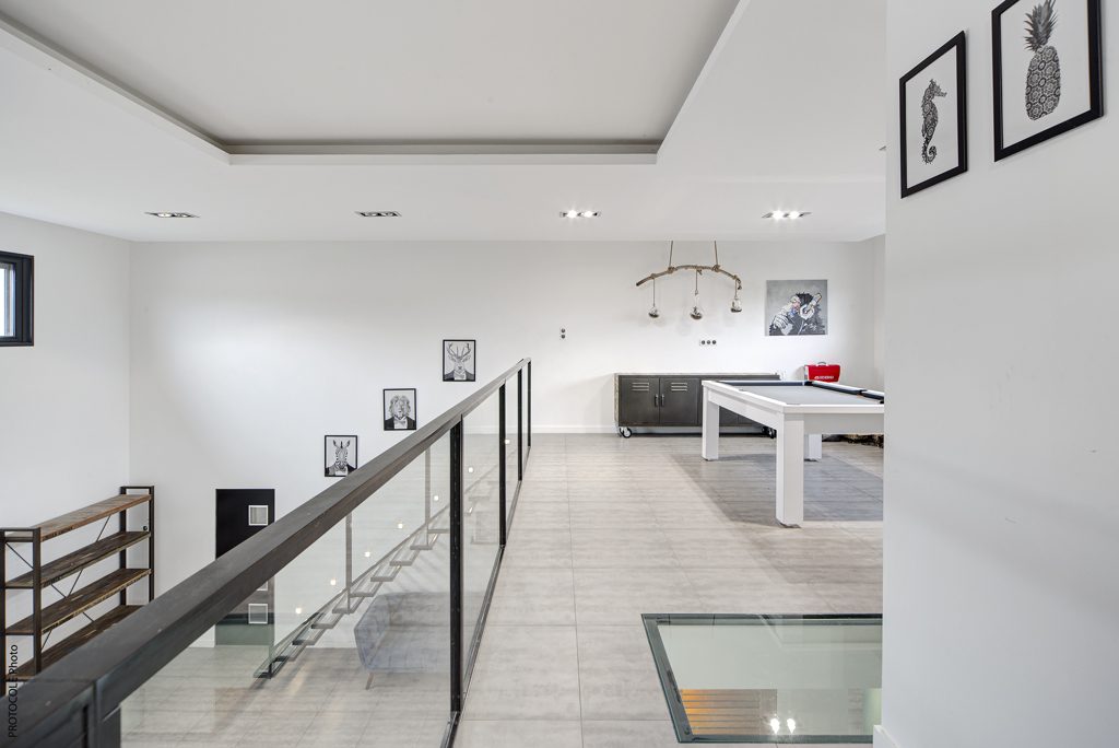 Villa contemporaine d’exception avec piscine, grand garage et prestations haut de gamme