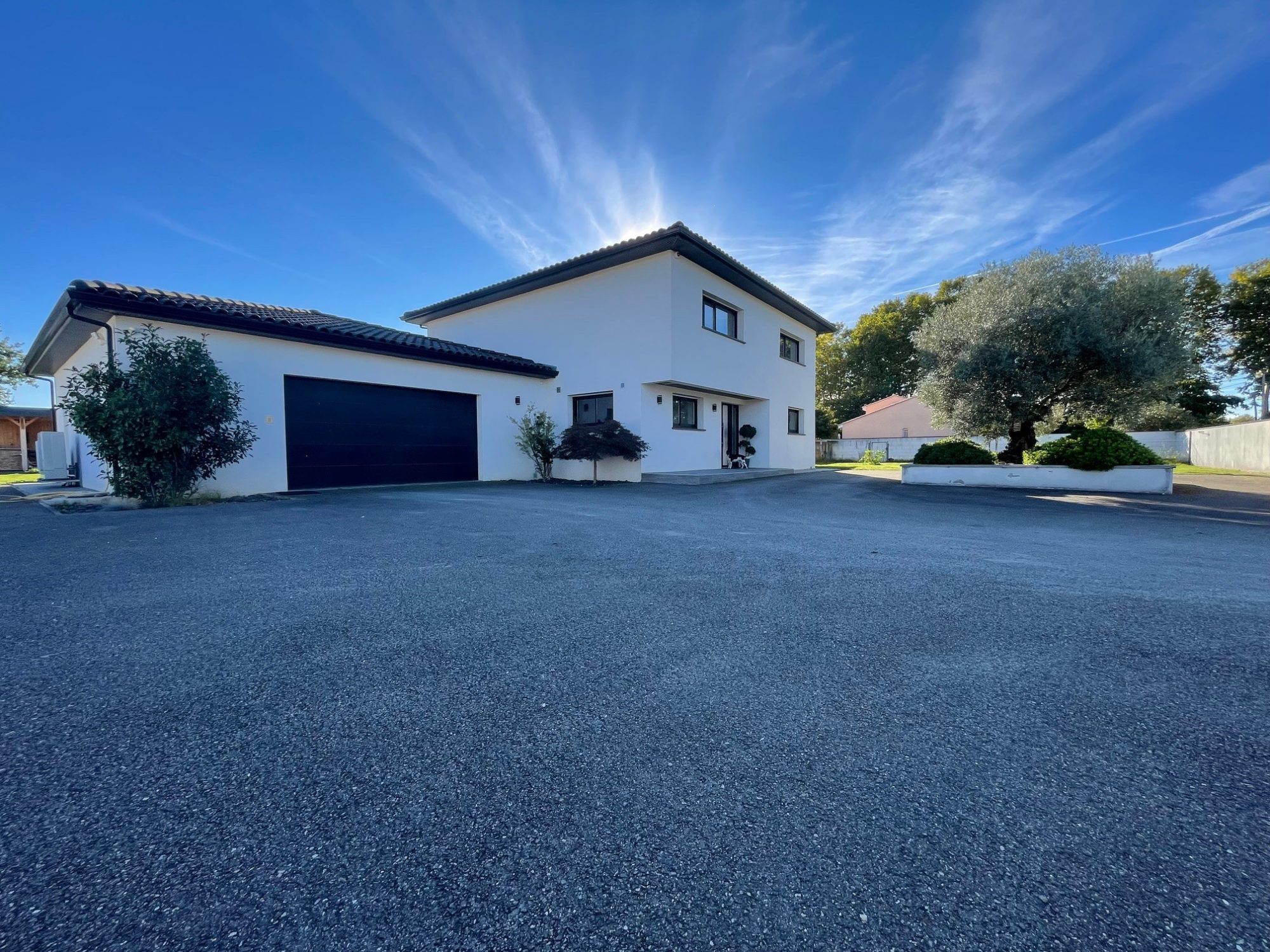 1784293096_vm358_13_original-552403 Villa contemporaine d’exception avec piscine, grand garage et prestations haut de gamme