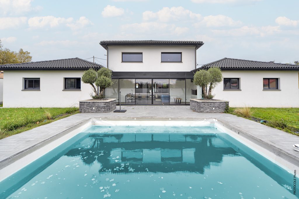 Villa contemporaine d’exception avec piscine, grand garage et prestations haut de gamme