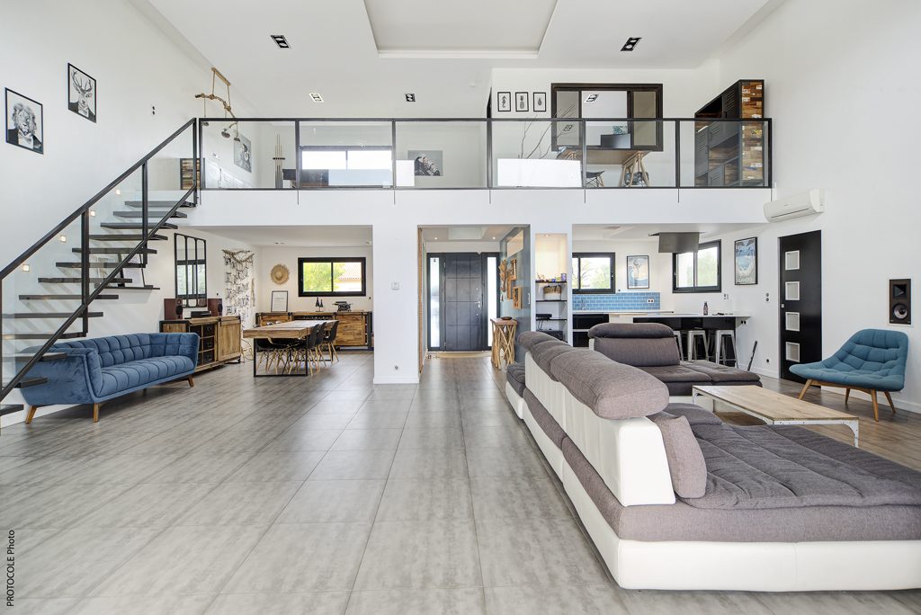 Villa contemporaine d’exception avec piscine, grand garage et prestations haut de gamme
