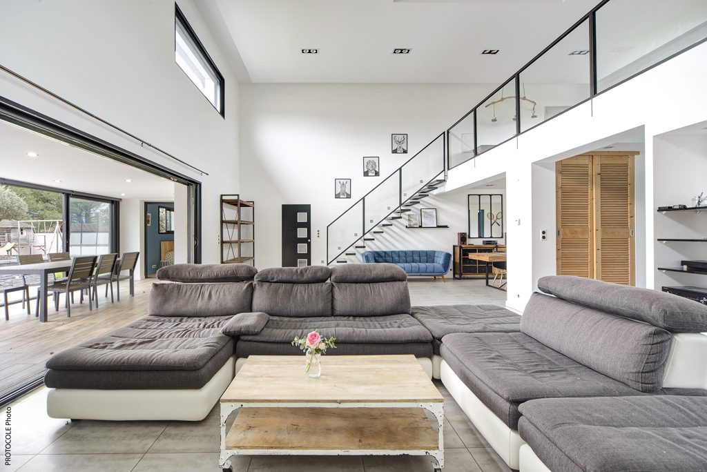 Villa contemporaine d’exception avec piscine, grand garage et prestations haut de gamme