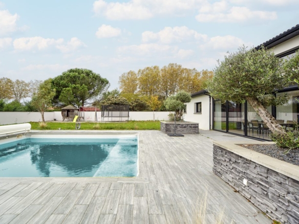 Villa contemporaine d’exception avec piscine, grand garage et prestations haut de gamme