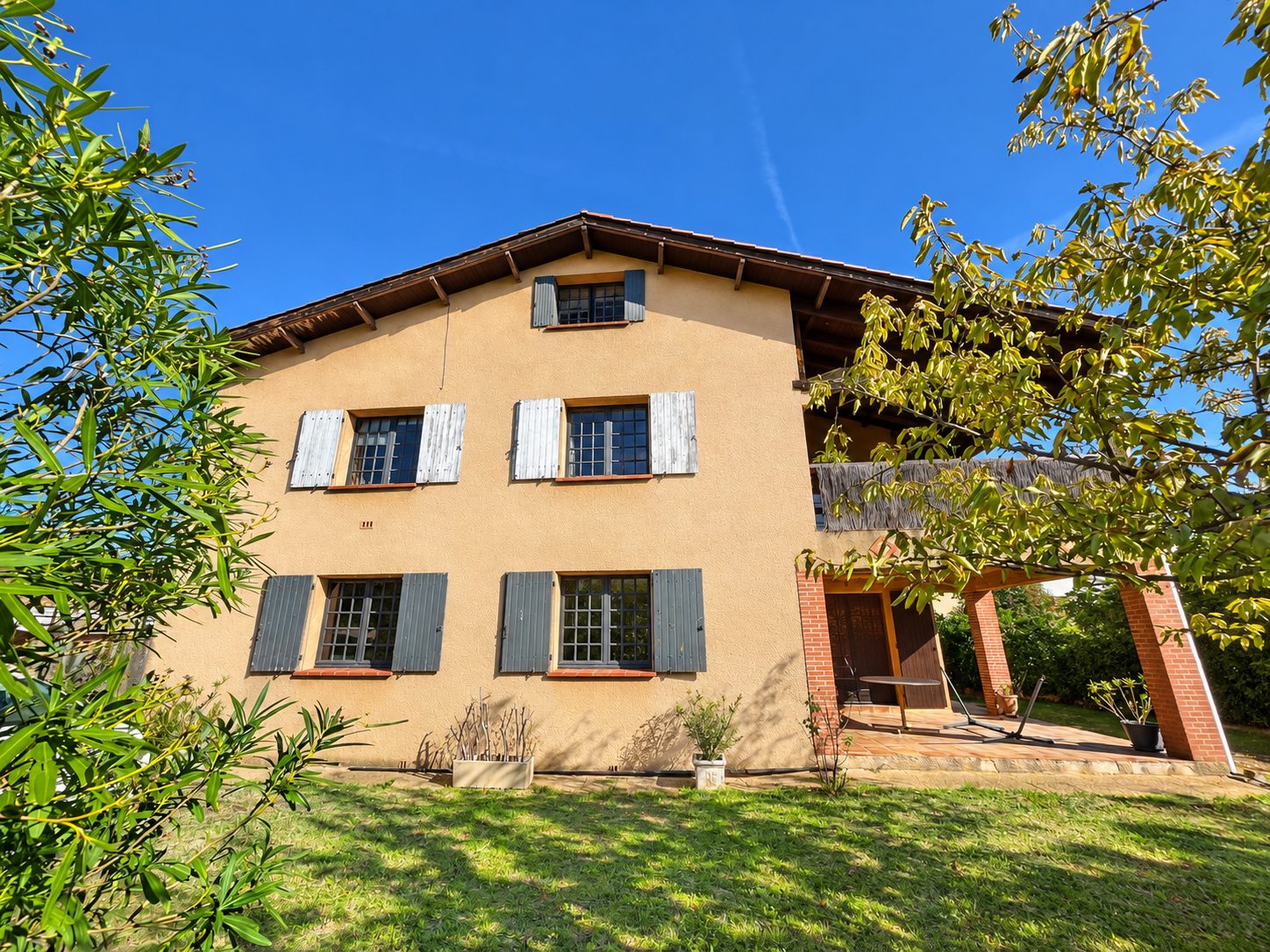 17932084801_vm359_8_original-553350-0.jpg Maison de deux appartements avec terrain à bâtir de 500 m²